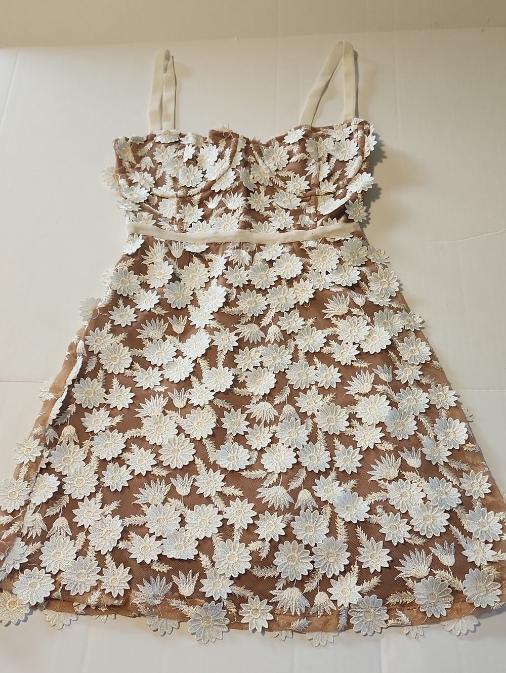 For Love & Lemons Beatrice Mini Dress Tan White 3D Floral Sleeveless Sz S - Picture 4 of 16